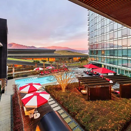 Fairmont Pacific Rim Hotel Vancouver Exterior photo